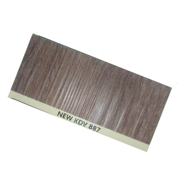 Lantai Vinyl Motif Kayu Untuk Ruang Tamu dan Kamar Tidur Merk Kendo Tipe KDV 887 warna coklat serat kayu